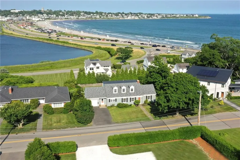 236 Eustis Avenue Newport RI 02840