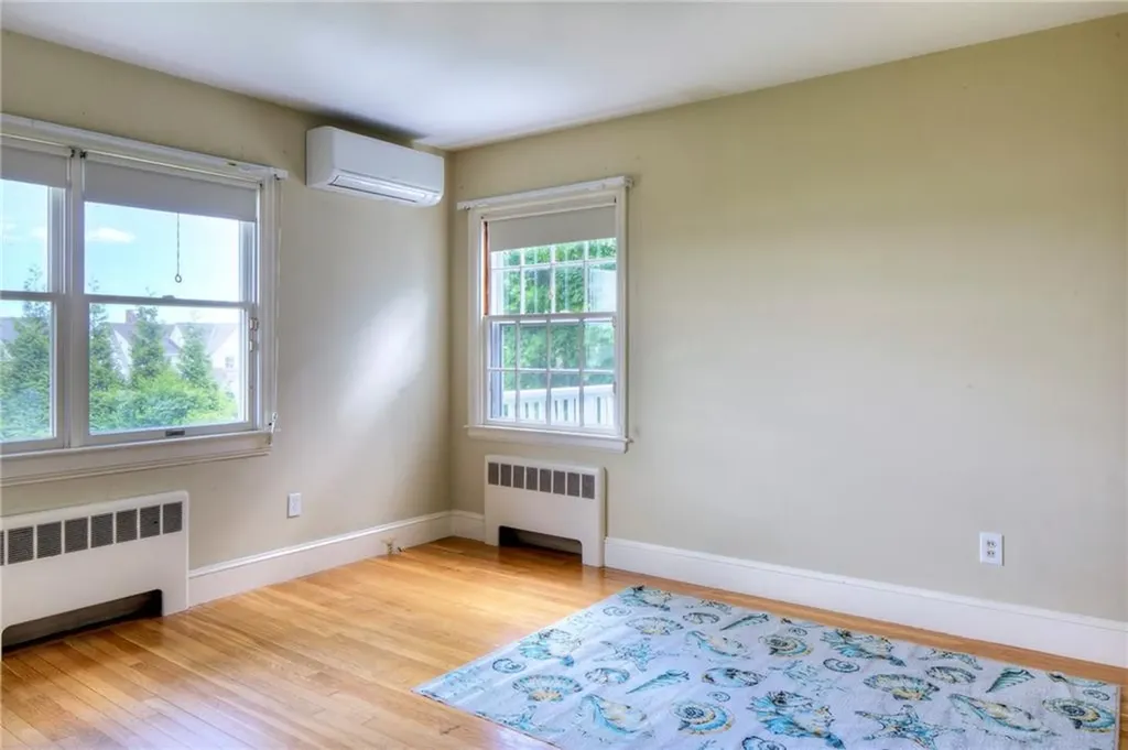 236 Eustis Avenue Newport RI 02840
