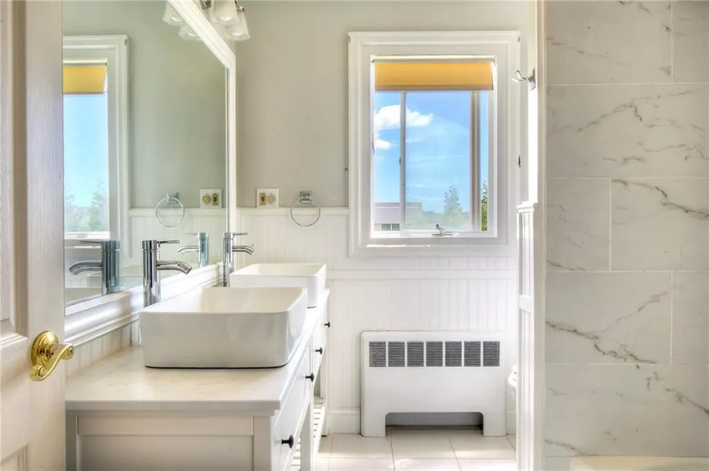 236 Eustis Avenue Newport RI 02840