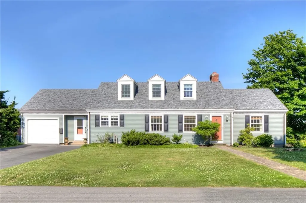 236 Eustis Avenue Newport RI 02840