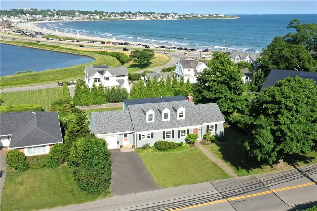 236 Eustis Avenue Newport RI 02840