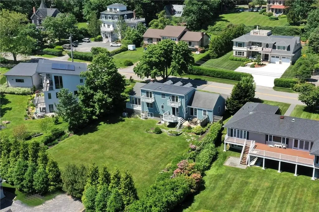 236 Eustis Avenue Newport RI 02840