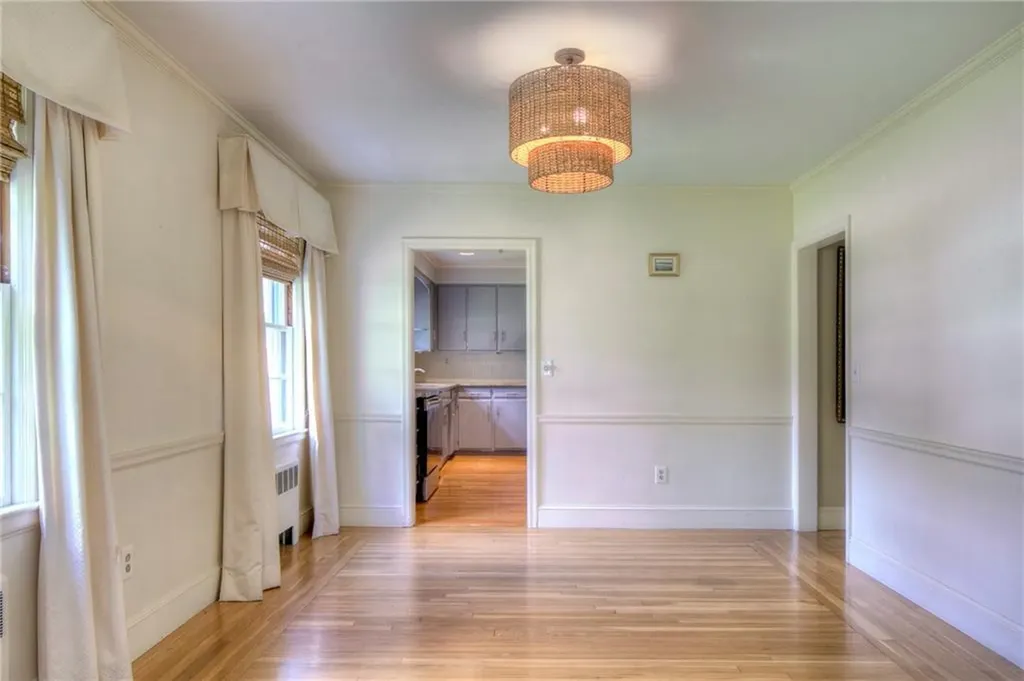 236 Eustis Avenue Newport RI 02840