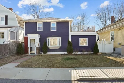 15 Curry Avenue Newport RI 02840