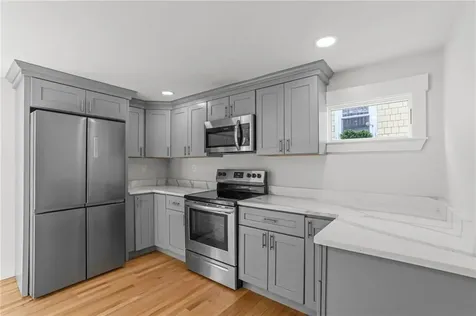 15 Curry Avenue Newport RI 02840