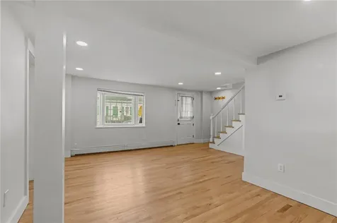 15 Curry Avenue Newport RI 02840