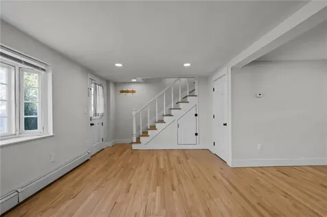 15 Curry Avenue Newport RI 02840