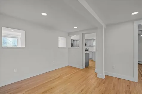 15 Curry Avenue Newport RI 02840