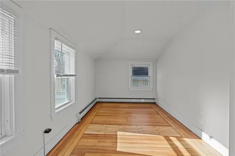 15 Curry Avenue Newport RI 02840