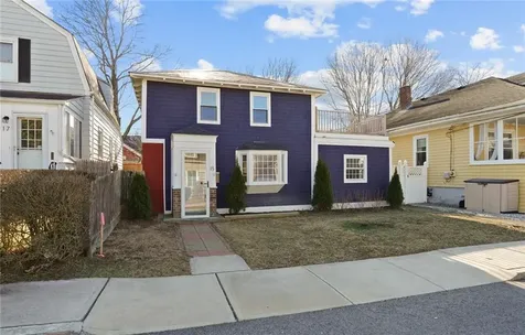 15 Curry Avenue Newport RI 02840