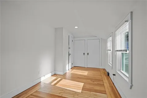 15 Curry Avenue Newport RI 02840