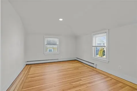 15 Curry Avenue Newport RI 02840