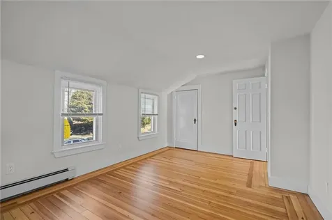 15 Curry Avenue Newport RI 02840