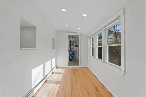 15 Curry Avenue Newport RI 02840