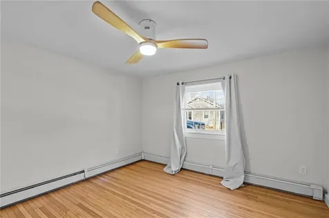 15 Curry Avenue Newport RI 02840