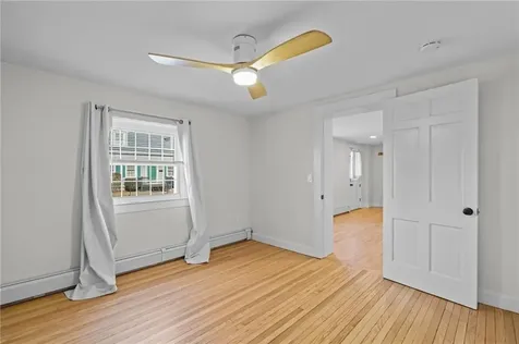 15 Curry Avenue Newport RI 02840