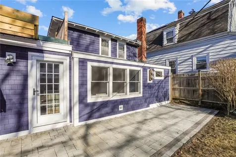 15 Curry Avenue Newport RI 02840