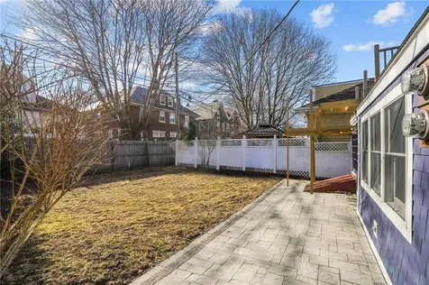 15 Curry Avenue Newport RI 02840