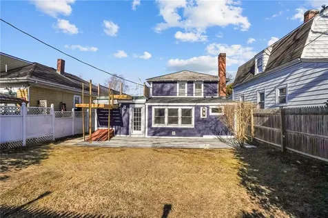 15 Curry Avenue Newport RI 02840