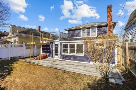 15 Curry Avenue Newport RI 02840