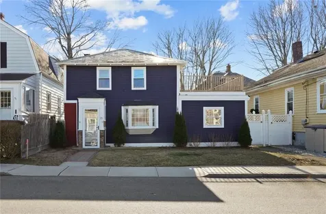15 Curry Avenue Newport RI 02840