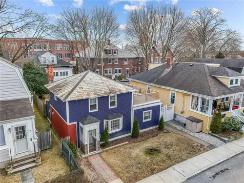 15 Curry Avenue Newport RI 02840