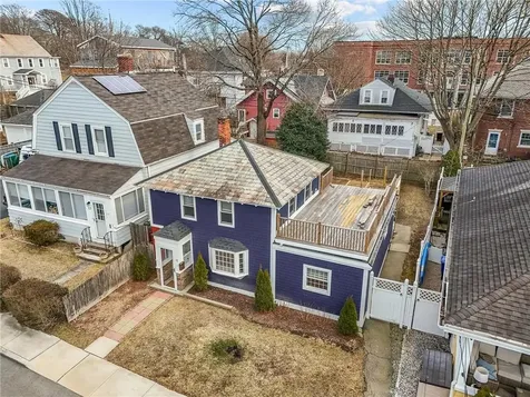 15 Curry Avenue Newport RI 02840