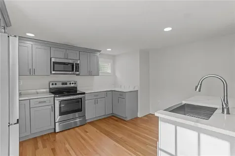 15 Curry Avenue Newport RI 02840