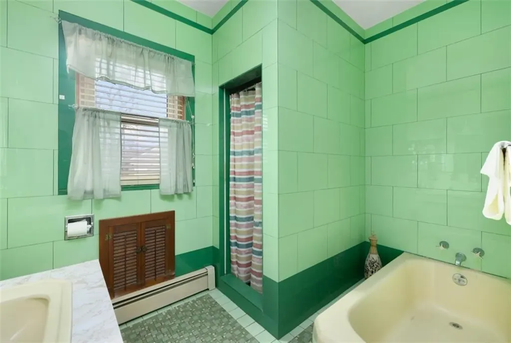 1560 Cranston Street Cranston RI 02920