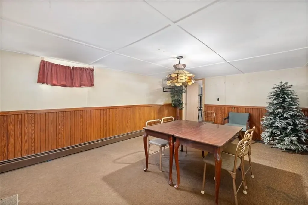 1560 Cranston Street Cranston RI 02920