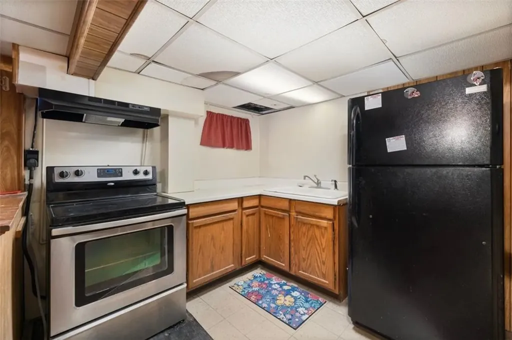 1560 Cranston Street Cranston RI 02920
