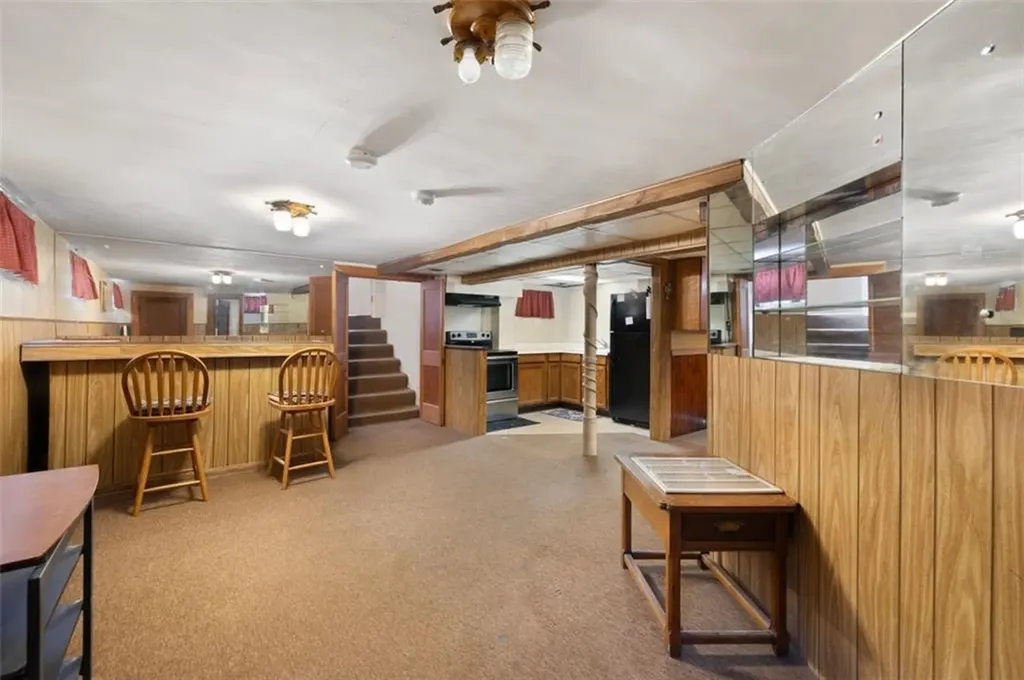 1560 Cranston Street Cranston RI 02920
