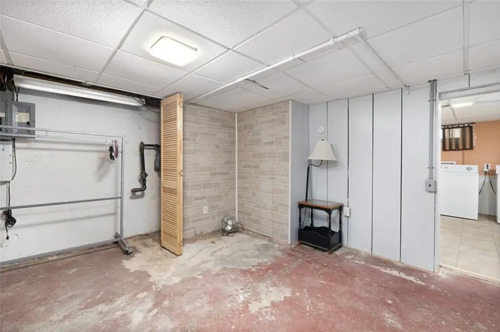 1560 Cranston Street Cranston RI 02920