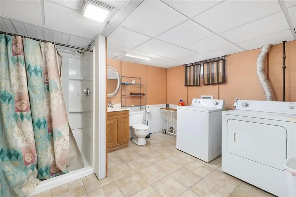 1560 Cranston Street Cranston RI 02920