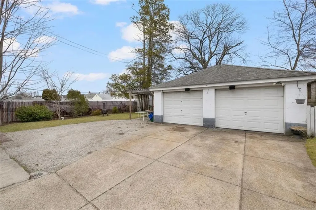 1560 Cranston Street Cranston RI 02920