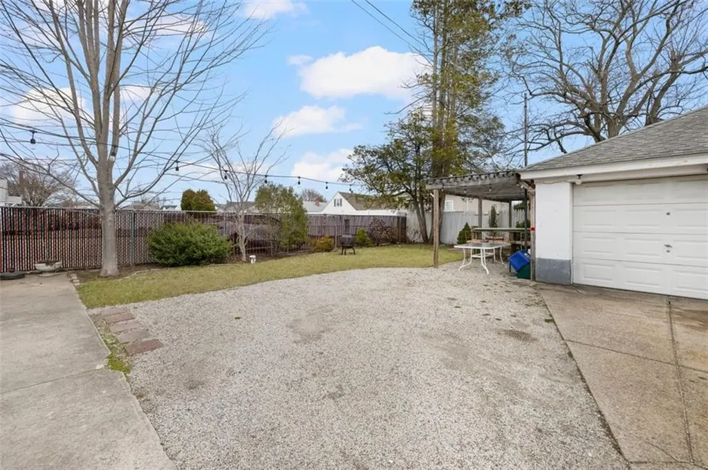 1560 Cranston Street Cranston RI 02920