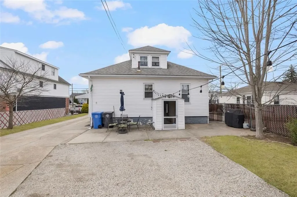 1560 Cranston Street Cranston RI 02920