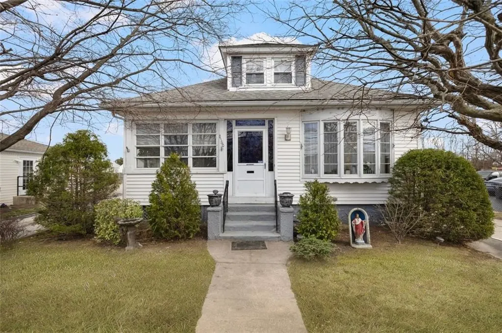 1560 Cranston Street Cranston RI 02920