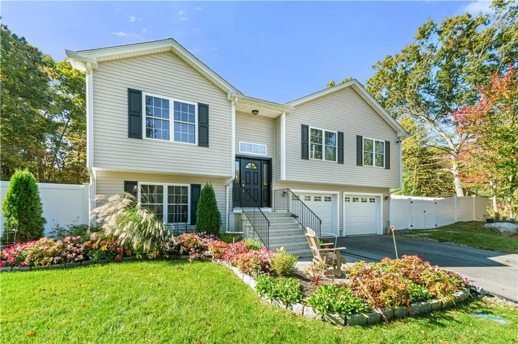 252 Douglas Pike Smithfield RI 02917