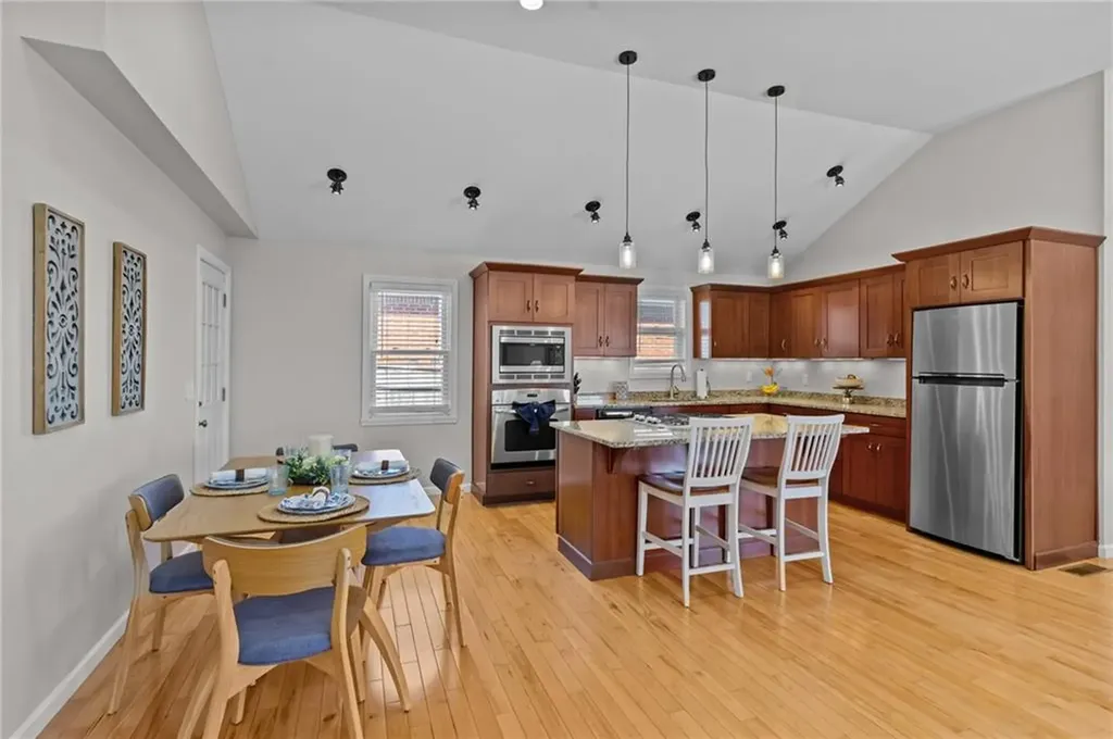 85 Raleigh Avenue Pawtucket RI 02860