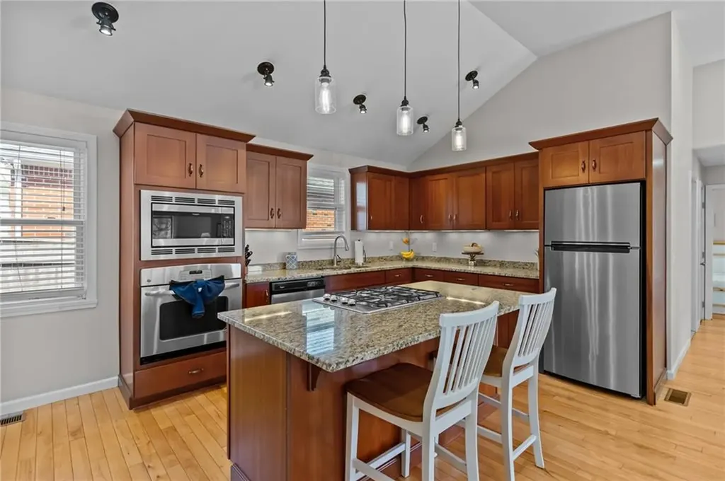 85 Raleigh Avenue Pawtucket RI 02860