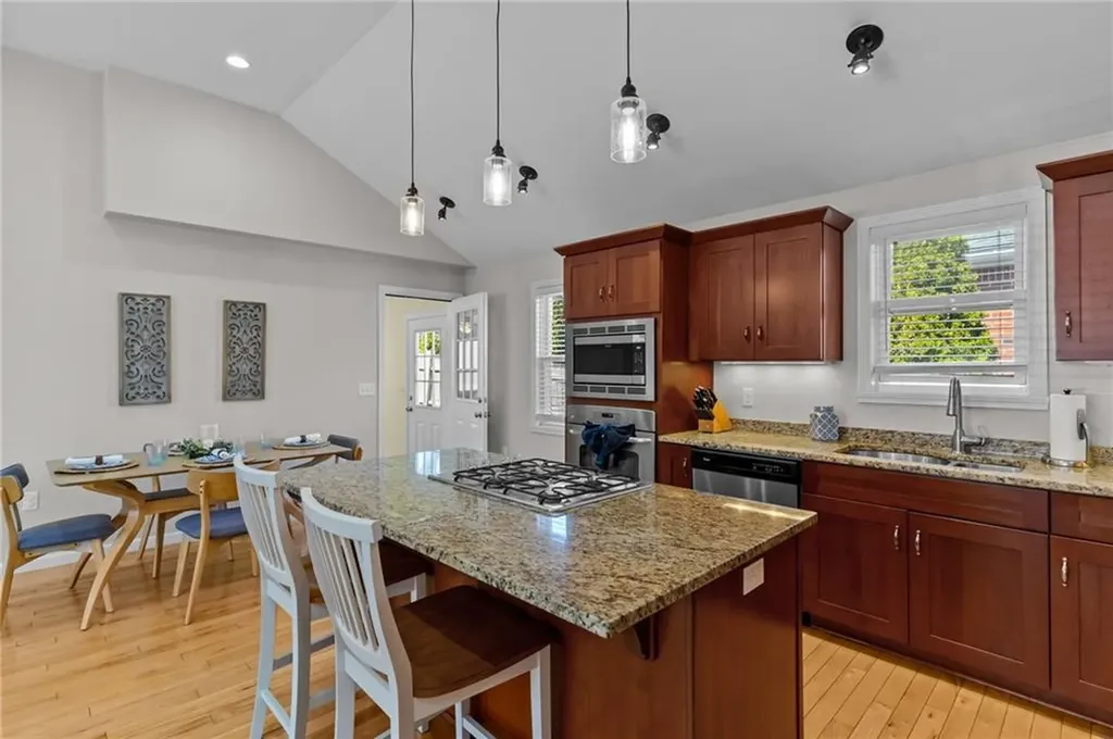 85 Raleigh Avenue Pawtucket RI 02860