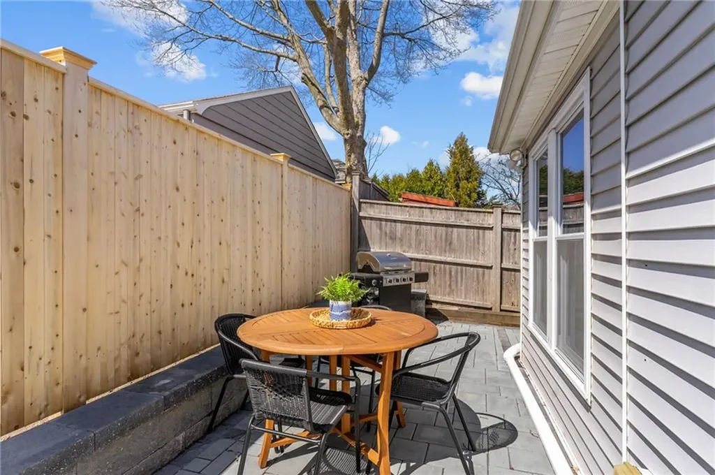 85 Raleigh Avenue Pawtucket RI 02860
