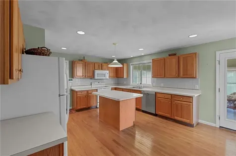 47 Blossom Court South Kingstown RI 02879