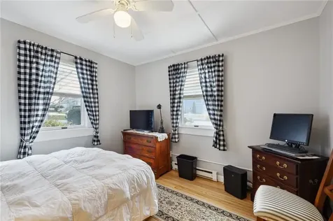 142 Colonel John Gardner Road Narragansett RI 02882