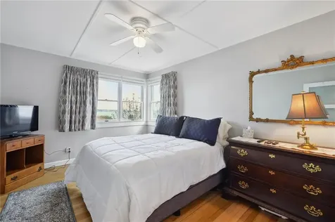 142 Colonel John Gardner Road Narragansett RI 02882