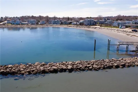 142 Colonel John Gardner Road Narragansett RI 02882