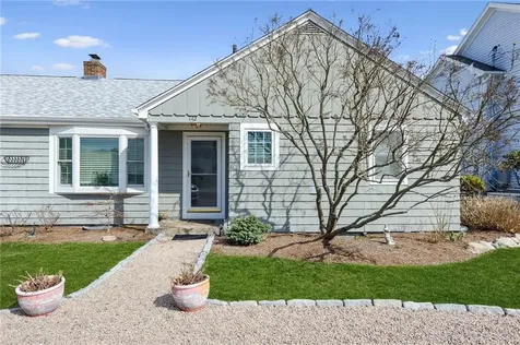 142 Colonel John Gardner Road Narragansett RI 02882
