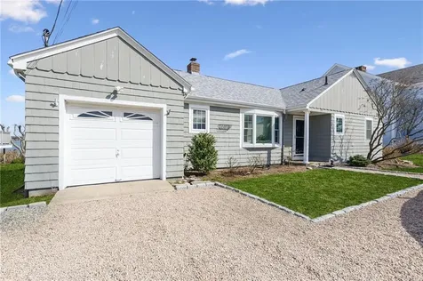 142 Colonel John Gardner Road Narragansett RI 02882