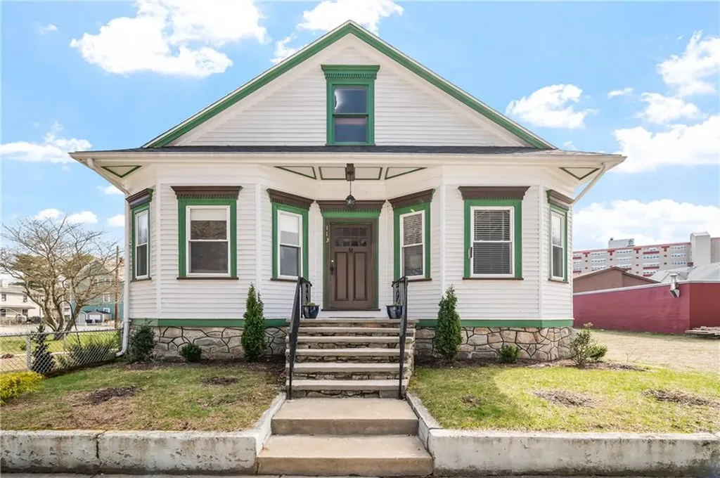 113 Hazel Street Woonsocket RI 02895